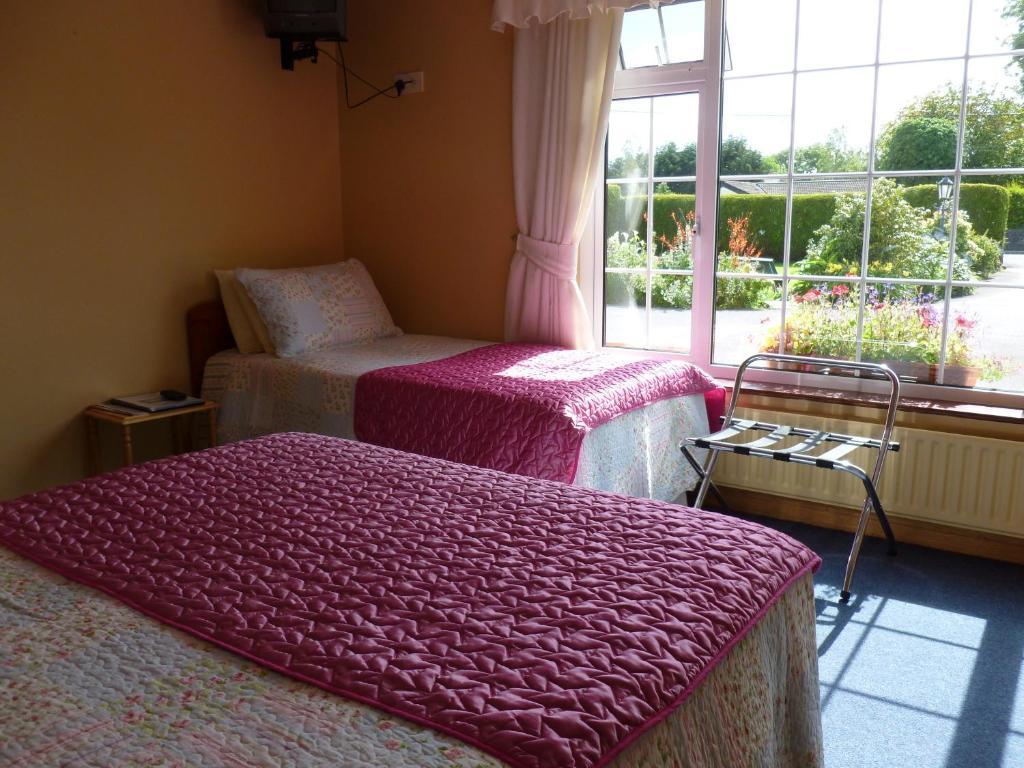 Riverwalk House B&B Oughterard Exterior foto